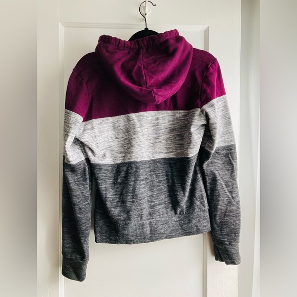 Tri-colored striped hoodie - Picture 2 of 3